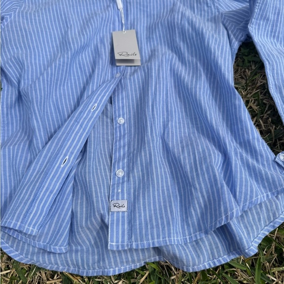 NWT Rails Lizzi Button Front Pinstriped Ruffle Trim Blouse Top Coastal Size M - Picture 5 of 9